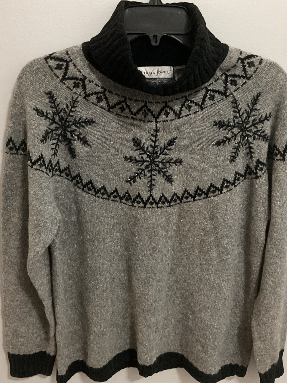 VTG Victoria Jones Wool-blend LS Turtleneck Beaded Snowflake Sweater, Medium